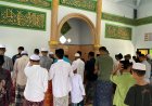 Tingkatkan Imam Dan Takwa, Satgas TMMD Kodim 0820 Probolinggo Sholat Jumat Berjamaah Bersama Warga 